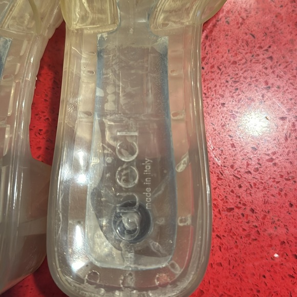 *SOLD* EUC GUCCI RUBBER SLIDES - Picture 8 of 9